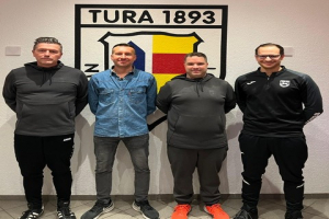 FUSSBALL - Vertragsverlängerung